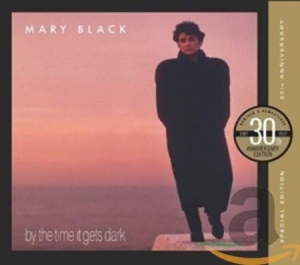 Mary Black - By The Time It Gets Dark i gruppen CD / Elektroniskt,Svensk Folkmusik,World Music hos Bengans Skivbutik AB (3839110)