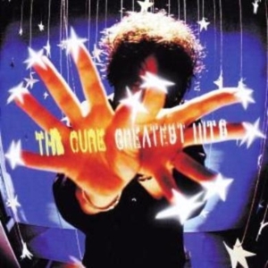 The Cure - Greatest Hits i gruppen VI TIPSAR / Startsida - CD Nyheter & Kommande hos Bengans Skivbutik AB (5522871)