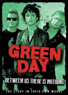 Green Day - Between Us There Is Nothing - Docum i gruppen ÖVRIGT / Musik-DVD & Bluray hos Bengans Skivbutik AB (886408)
