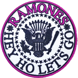 Ramones - Hey Ho Let's Go V1 Woven Patch i gruppen MERCHANDISE / Merch / Punk hos Bengans Skivbutik AB (5538329)