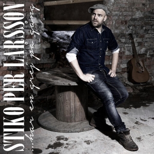 Stiko Per Larsson - ...Har En Grej På Gång i gruppen CD / Pop-Rock hos Bengans Skivbutik AB (1277616)