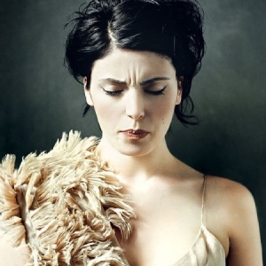 Round Carina - Deranged To Divine i gruppen CD / Rock hos Bengans Skivbutik AB (2038958)