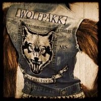 Wolfpakk - Wolves Reign i gruppen CD / Hårdrock hos Bengans Skivbutik AB (2409736)
