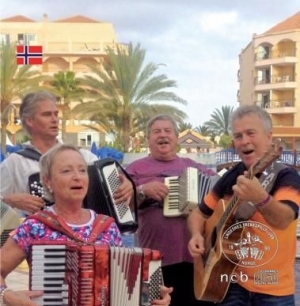 Lindesnes Trekkspillklubb - Amigos Y Margaritas i gruppen CD / World Music hos Bengans Skivbutik AB (2551466)