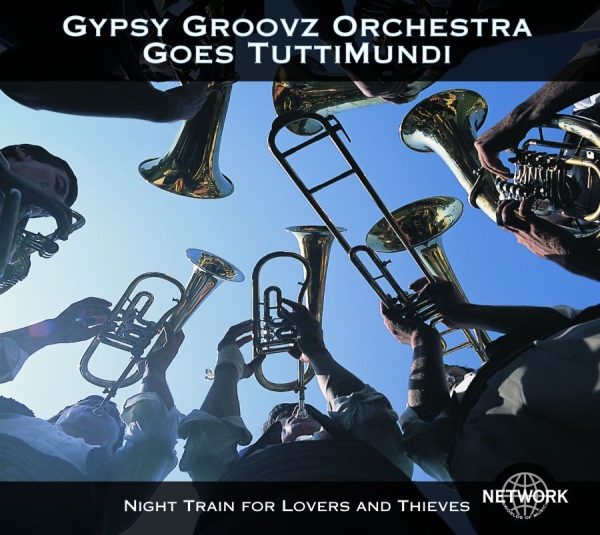 Gypsy Groovz Orchestra - Goes Tuttimundi i gruppen CD / Toppsäljare hos Bengans Skivbutik AB (3042038)