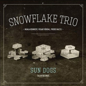 Snowflake Trio - Sun Dogs i gruppen CD / Pop-Rock hos Bengans Skivbutik AB (3498313)