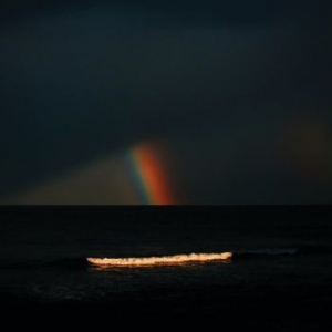 Electric Litany - Under A Common Sky i gruppen CD / Pop-Rock hos Bengans Skivbutik AB (3681625)