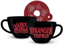 Stranger Things (The World is Turning Upside Down Cappuccino Mug And Stencil i gruppen ÖVRIGT / MK Test 7 hos Bengans Skivbutik AB (3948592)