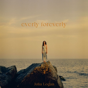 Julia Logan - Everly Foreverly i gruppen Minishops / Julia Logan hos Bengans Skivbutik AB (4072370)