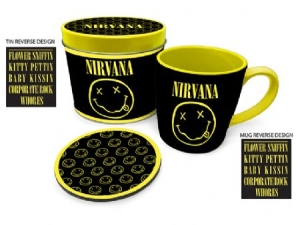 Nirvana - Nirvana (Smiley) Mug & Coaster In Tin i gruppen VI TIPSAR / Tips Merch hos Bengans Skivbutik AB (4081903)