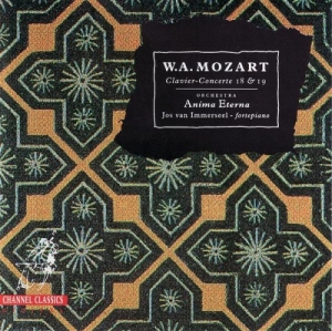 Mozart W A - Piano Concertos 18 & 19 i gruppen Externt_Lager / Naxoslager hos Bengans Skivbutik AB (4125016)