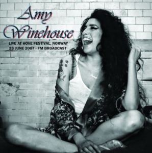 Amy Winehouse - Live At Hove Festival Norway 2007 in the group Minishops / Amy Winehouse at Bengans Skivbutik AB (4205693)