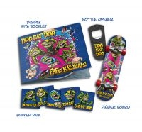 Dog Eat Dog - Free Radicals (Fanbox/Cd) i gruppen CD / Hårdrock hos Bengans Skivbutik AB (4305515)