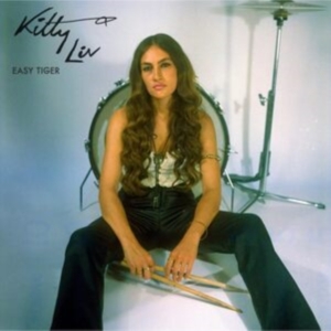 Liv Kitty - Easy Tiger i gruppen VI TIPSAR / Fredagsreleaser / Fredag den 20:e september 2024 hos Bengans Skivbutik AB (5521781)