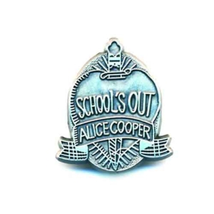 Alice Cooper - Schools Out Pin Badge i gruppen MERCHANDISE / Pin-Button Badge / Hårdrock hos Bengans Skivbutik AB (5537265)