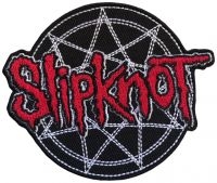 Slipknot - Patch Red Logo Over Nonagram (8,3 X i gruppen MERCHANDISE / Tygmärke / Hårdrock hos Bengans Skivbutik AB (5538443)