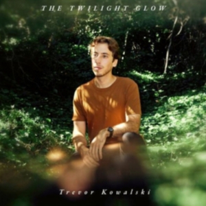 Trevor Kowalski - The Twilight Glow i gruppen VI TIPSAR / Fredagsreleaser / Fredag den 5:e Juli 2024 hos Bengans Skivbutik AB (5550320)