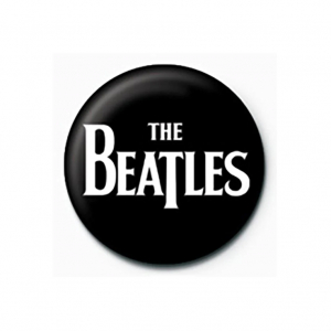 The Beatles  - White Logo Pinbadge i gruppen MERCHANDISE / Pin-Button Badge / Pop-Rock hos Bengans Skivbutik AB (5556242)