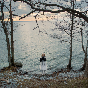 Ionnalee - Close Your Eyes i gruppen VI TIPSAR / Fredagsreleaser / Fredag den 13:e december 2024 hos Bengans Skivbutik AB (5574936)