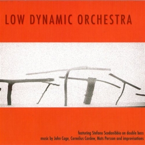 Cage John / Cardew Cornelius - Low Dynamic Orchestra i gruppen Externt_Lager / Naxoslager hos Bengans Skivbutik AB (562477)