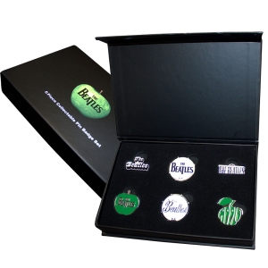 Beatles - Logos - Pin Badge Set i gruppen MERCHANDISE / Pin-Button Badge / Pop-Rock hos Bengans Skivbutik AB (5629497)