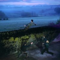 Van Holzen - Solang Die Erde Sich Dreht i gruppen VI TIPSAR / Fredagsreleaser / 2025-09-12 hos Bengans Skivbutik AB (5633199)