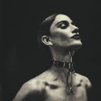 Niia - V (Opaque White Vinyl) i gruppen VI TIPSAR / Fredagsreleaser / 2025-10-10 hos Bengans Skivbutik AB (5636933)