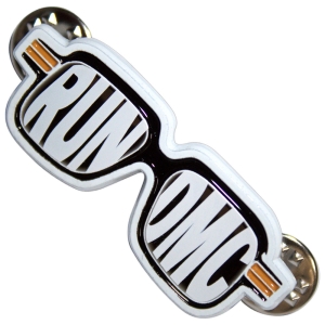Run Dmc - Glasses Pin Badge i gruppen MERCHANDISE / Pin-Button Badge / Hip Hop-Rap hos Bengans Skivbutik AB (5638286)