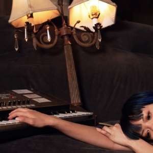 Veronicavon - Icecream (Royal Blue Smoke Vinyl) i gruppen VINYL / Kommande / Pop-Rock hos Bengans Skivbutik AB (5646920)