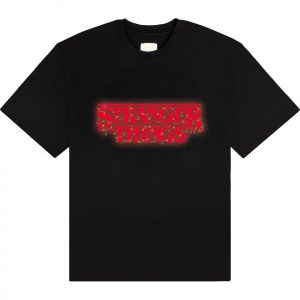 Stranger Things - Logo With Christmas Lights Uni Bl T-Shirt i gruppen MERCHANDISE / T-shirt / Film-Musikal hos Bengans Skivbutik AB (5649139r)