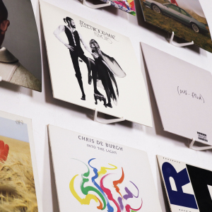 Accessories - Vinylhållaren Vit (2 Pack) i gruppen VI TIPSAR / Fredagsreleaser / 2025-11-21 hos Bengans Skivbutik AB (5649500)