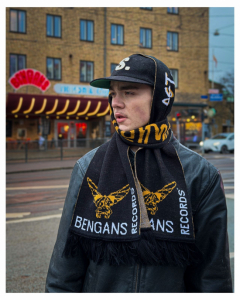 Bengans - Origins Scarf (Black) i gruppen MERCHANDISE / Merch / Nyheter / Pop-Rock hos Bengans Skivbutik AB (5652436)