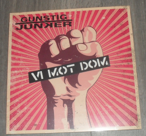 Gunstig Junker - Vi Mot Dom (Vinyl LP) i gruppen VINYL / Kommande / Pop-Rock hos Bengans Skivbutik AB (5654105)