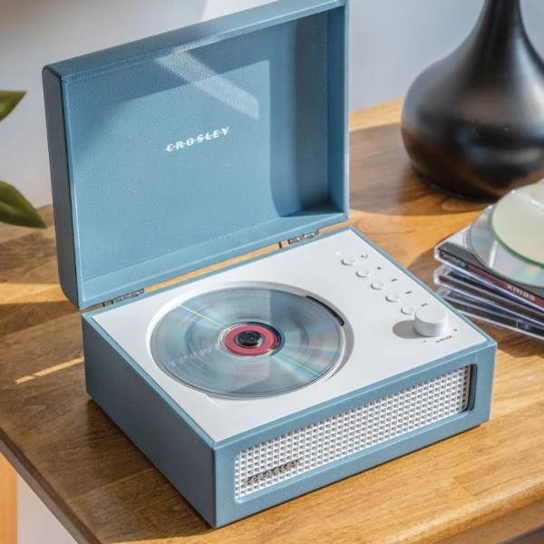 Cd-Player - Crosley Voyager CD Player (Washed Blue) i gruppen TILLBEHÖR / Audio hos Bengans Skivbutik AB (5657819)