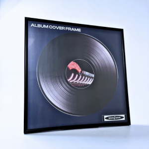 Vinyltillbehör - Vinyl Record Frame (Black) i gruppen ÖVRIGT / Vinyltillbehör hos Bengans Skivbutik AB (5664570)