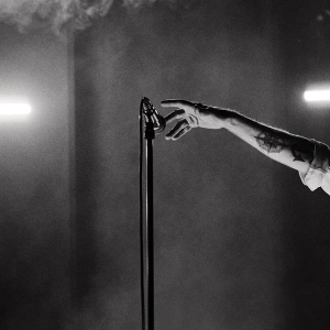 Thåström - Flytta Isbergen, Vattna Svärmorstungan, Ta Med Soporna Ut (2LP inkl signerat kort) i gruppen VINYL / Kommande / Pop-Rock hos Bengans Skivbutik AB (5664572)