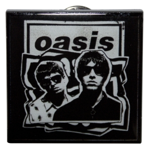 Oasis - Paper Cut-Out Photo Pin Badge i gruppen MERCHANDISE / Pin-Button Badge /  /  hos Bengans Skivbutik AB (5668618)
