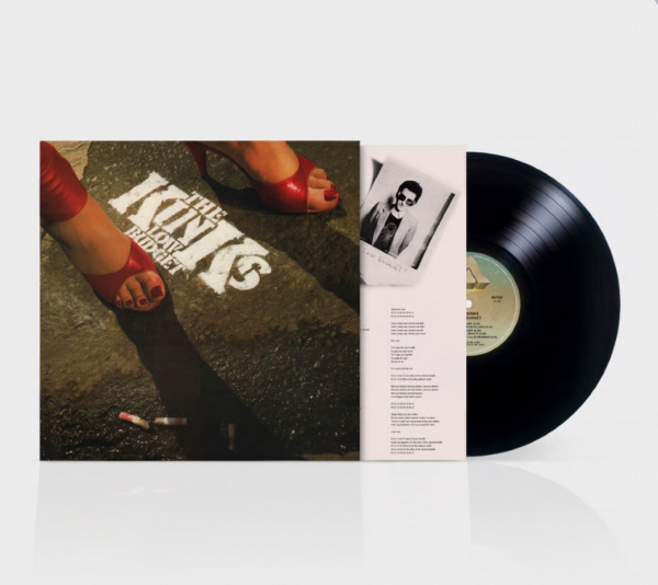 The Kinks - Low Budget (2026 Remaster) i gruppen VINYL / Kommande / Pop-Rock hos Bengans Skivbutik AB (5671470)