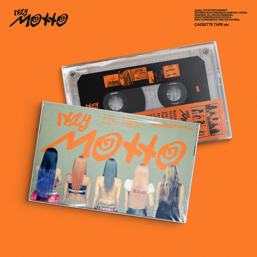 Itzy - Motto (Cassette Tape Ver.) i gruppen Kommande / K-Pop hos Bengans Skivbutik AB (5673576)