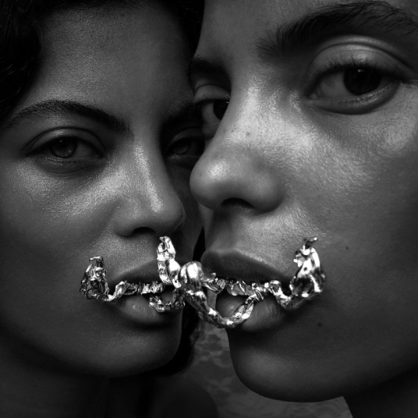 Ibeyi - Offering i gruppen CD / Kommande / Pop-Rock hos Bengans Skivbutik AB (5676386)