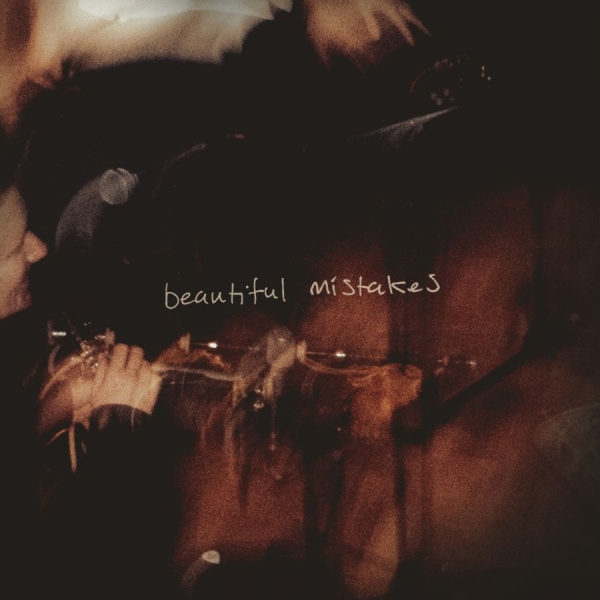 Skerryvore - Beautiful Mistakes i gruppen CD / Kommande / Pop-Rock hos Bengans Skivbutik AB (5677756)