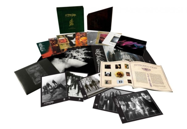 My Dying Bride - Anthology Of Sombre Reflections (Boxset: 48p Book, 2 Posters / 8LP) i gruppen VI TIPSAR / Fredagsreleaser / 2026-08-21 hos Bengans Skivbutik AB (5678388)