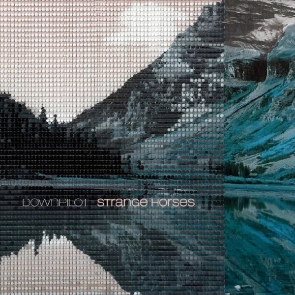 Downpilot - Strange Horses i gruppen VINYL / Kommande / Pop-Rock hos Bengans Skivbutik AB (5678482)