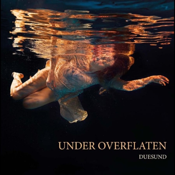 Duesund - Under Overflaten i gruppen VINYL / Kommande / Pop-Rock hos Bengans Skivbutik AB (5679786)