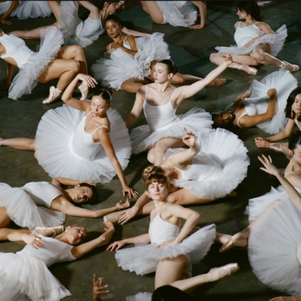 Jigitz - 50 Ballerinas i gruppen CD / Kommande / Pop-Rock hos Bengans Skivbutik AB (5682439)