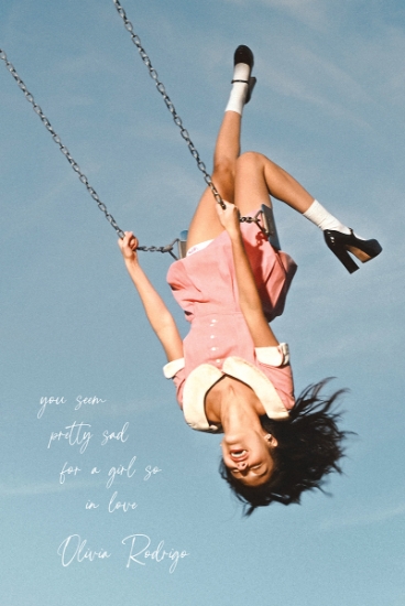 Olivia Rodrigo - Sad So In Love 91,5 X 61 Cm i gruppen MERCHANDISE / Poster / Pop-Rock hos Bengans Skivbutik AB (5682620)