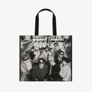 Stray Kids - Run It Japan Shopping Bag i gruppen MERCHANDISE / Merch / Kommande / K-Pop hos Bengans Skivbutik AB (5682930)