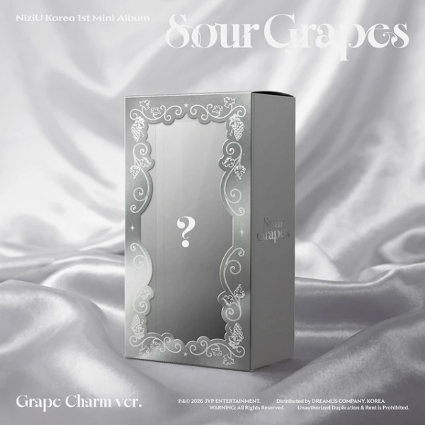 NiziU - Sour Grapes (Grape Charm Ver.) i gruppen MERCHANDISE / Merch+Code / Kommande / K-Pop hos Bengans Skivbutik AB (5690046)