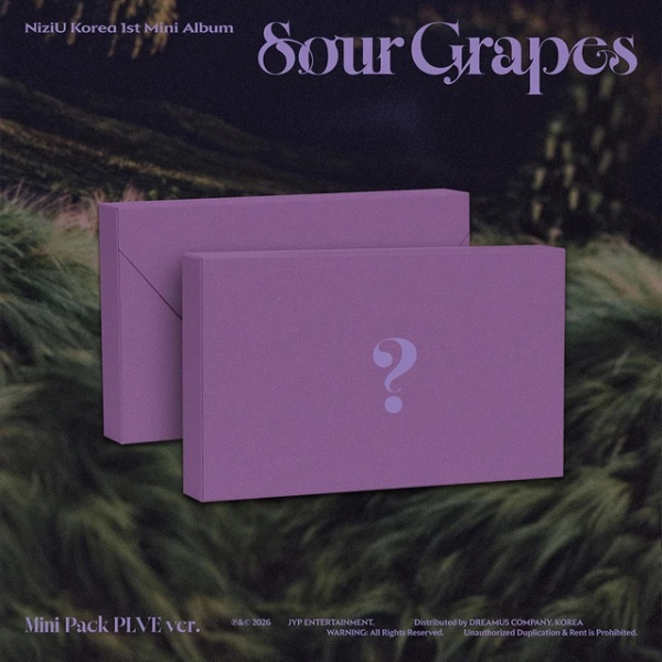 NiziU - Sour Grapes (Mini Pack PLVE Ver.) i gruppen MERCHANDISE / Merch+Code / Kommande / K-Pop hos Bengans Skivbutik AB (5690047)