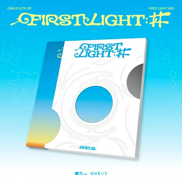 Oneus - First Light (First Light Ver.) i gruppen CD / Kommande / K-Pop hos Bengans Skivbutik AB (5690631)